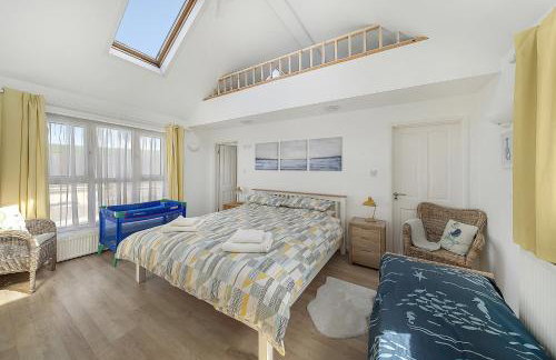 Stunning House Seconds from beach, Sleeps up to 12 - Foto 22