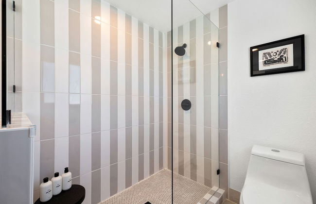 The Maya - Entire Hotel Buyout - Private Gym - Private Game Room - Private Living Area - Foto 83