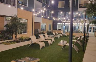 Beautiful Condo on Riverwalk King Suite w Free Parking Pet Friendly Centrally Located on the Riverwalk - Foto 37