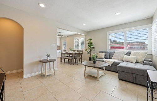 2 Homes in 1 Sleeps 18 10 Min to Zoo and Beach - Foto 10