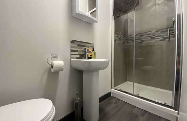 StayCrewe Apartments - Photo 33