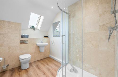 New Apartment in Stockton, sleeps 4, Free WIFI - Foto 4