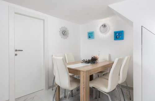 House Bajota with terrace and sea view - Foto 9