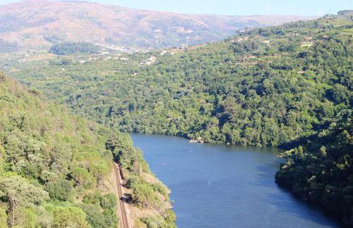 Peaceful villa in São Martinho de Mouros with private pool - Foto 32