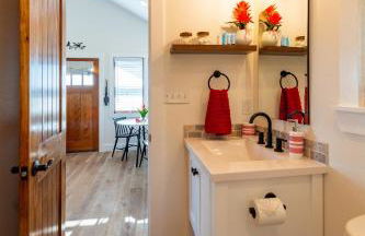 The Cardinal Cabin 15MIN to Magnolia Baylor - Photo 13