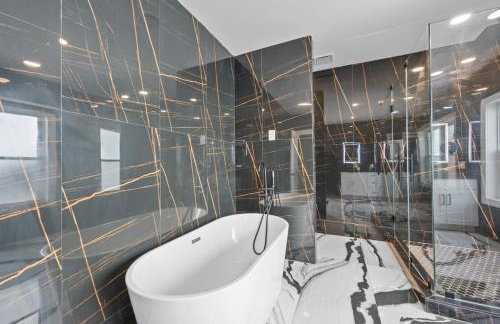 Tranquil Escape- Spa Bath & Pool for One or Couples - Foto 9