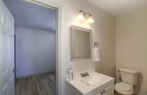 Spacious West Side Home away from Home! - Foto 13