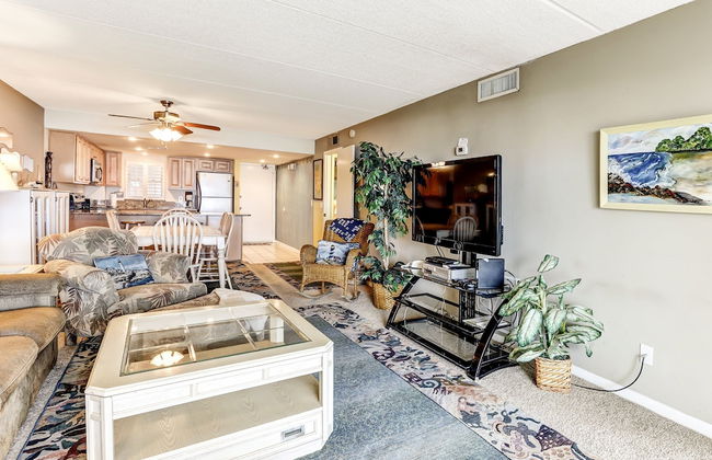 Recently Renovated Ocean Front Condo by RedAwning - Foto 9