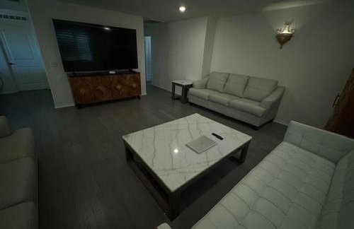 Elegant Retreat with Private Luxurious Gen Suite - Foto 36