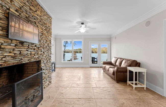 Sunset Pointe by Avantstay Waterfront, Beach, Fire Pit Sleeps 14 5bdr 4BA - Foto 40
