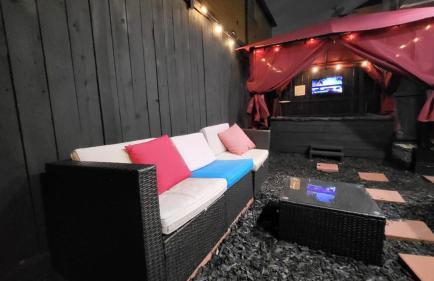 Game & Soak Retreat 3BR Private Jacuzzi Pool Table - Foto 32