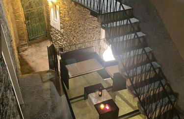 Independent Stone House with Lake View - Photo 2