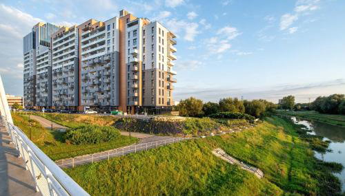 Black and Yellow Apartment in Rzeszów Close to the River with Air Conditioned Living Room by Noclegi Renters - Foto 5