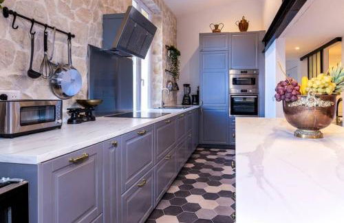 PENTHOUSE Loft 5MIN PALAIS DES FESTIVALS AND BEACH terrace view on castle - Photo 5