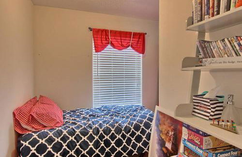 Charlevoix Creekside Condo - Photo 3