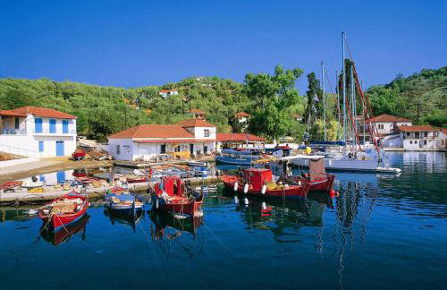 Trikeri Inn - Photo 41