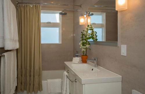 The Cottage at West Beach by Paradise Retreats - Photo 13