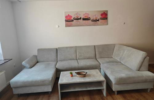 Haus 2 Etagen Garten 1 Badezimmer,1 Gäste Wc 200 Qm 5 Betten Gehoben mit Garten - Foto 6