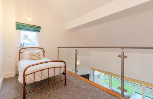 Firecrest - Photo 19