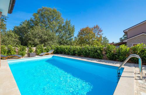 Romantic villa with pool, surrounded by nature - ID 2507 - by TRAVELER tourist agency Krk - Foto 6