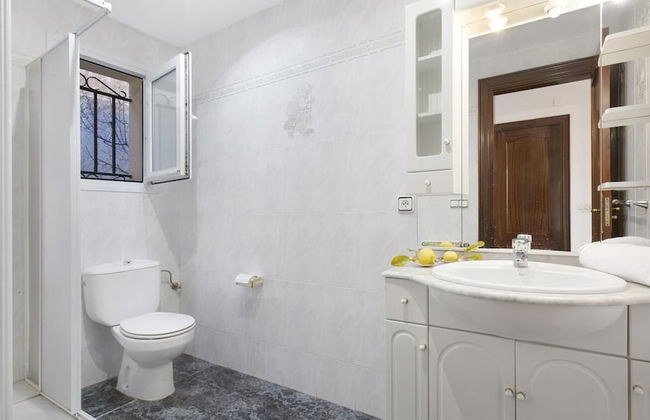 Vila Maer in Blanes With 5 Bedrooms and 2 Bathrooms - Photo 22