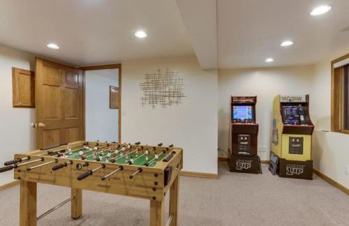 Backyard Oasis Pool Is A Beautiful Home - Photo 21