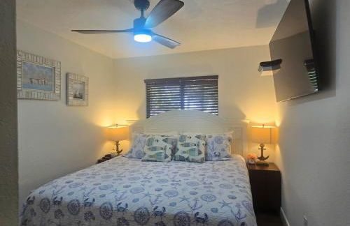 An Island Getaway at Palm Tree Villas - Photo 26