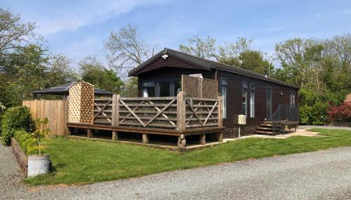 Spacious Lodge With Hot Tub - Foto 1