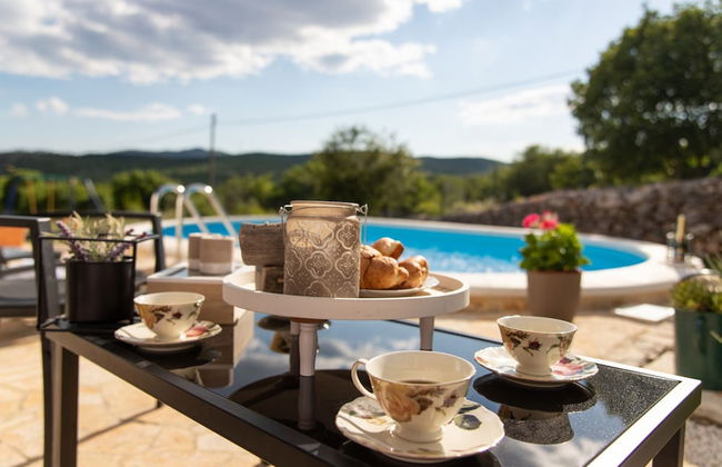 Serene Retreat Holiday Home With Pool - Foto 14