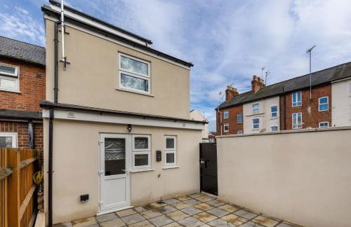 Stanley House - Photo 7