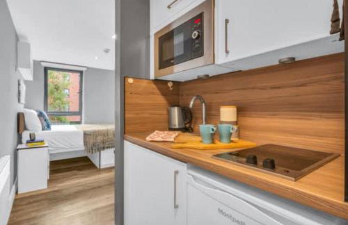 Studio For 2 In Leeds Free Breakfast - Photo 2