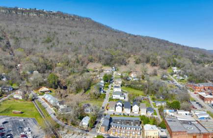 Your St Elmo Getaway for Rock City & Ruby Falls, 2BD townhome, 6 min to downtown - Foto 44