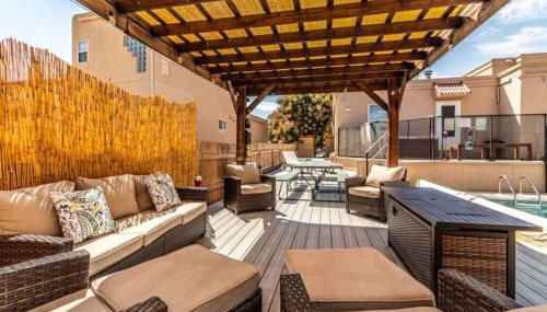 Spacious Family Home with Pool, Hot Tub, Fast Wifi - Foto 3