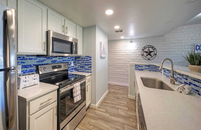 Beach Boardwalk Access Pool + Remodeled Interior Tropical Haven by Avantstay - Photo 9