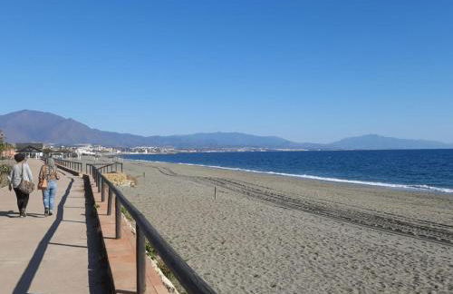 Apartamento Manilva con terraza y piscina - Photo 25
