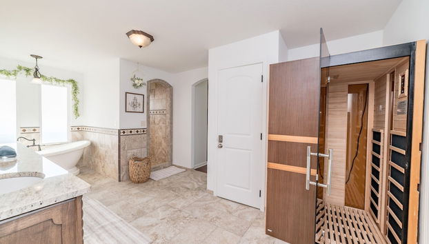 Unparalleled Views Deck w Hottub Game Room Pool Table Panorama by Avantstay - Foto 4, Habitación