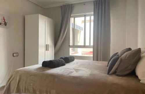 Piso Grande Amplio para grandes grupos 4 Dormitorios 2 baños,Asc 4AC y WIFI - Photo 33