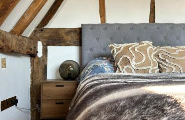 Heritage Cottage with a Pool - Photo 34