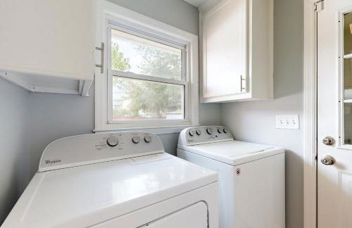 Bring Your Pup! Goose Creek Home with Private Pool - Foto 21