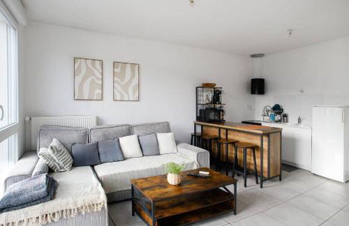 T2 lumineux avec balcon - 4 pers, métro et PartDieu - Foto 3