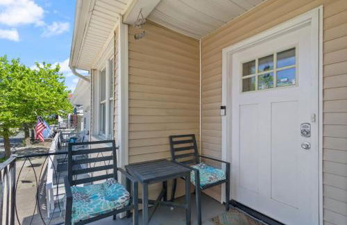 Dazzling Bungalow within 2 Blocks of Beach - Foto 5