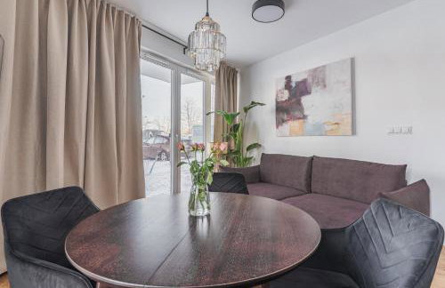 Mirror Garden Apartment - Private Garden, 15 min to Old Town & Beach - Foto 8