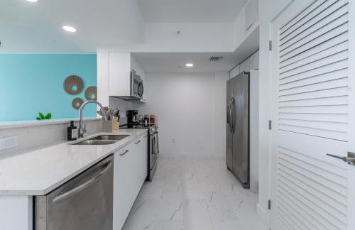 Resort-Style 1 Bed Condo with Pool Parking Rooftop & Gym - Foto 17