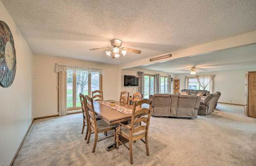 Kayaks and Boat Dock Waterfront Home in Grove - Foto 7