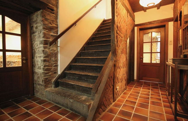 Winenne Home With Hot Tub - Photo 3