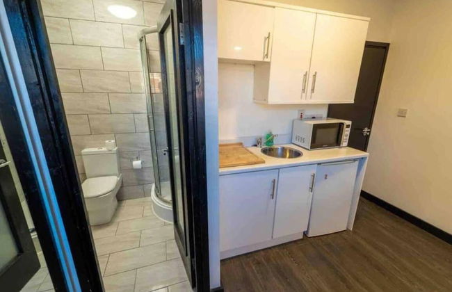 Cosy top Floor Studio Available Near the City! - Foto 10