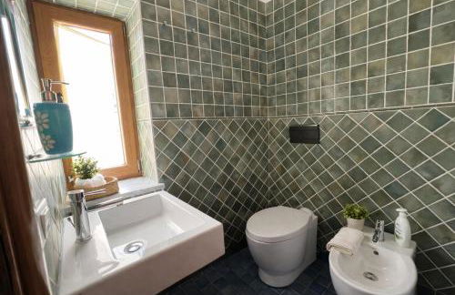 House with Dream Panoramic Terrace in the Heart of Bosa, 80 sqm with BBQ and Breathtaking View - Foto 28