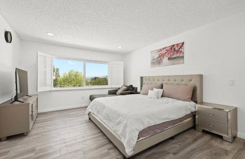 Newly Remodel Luxury Home with Hotel-Like Amenity - Foto 14