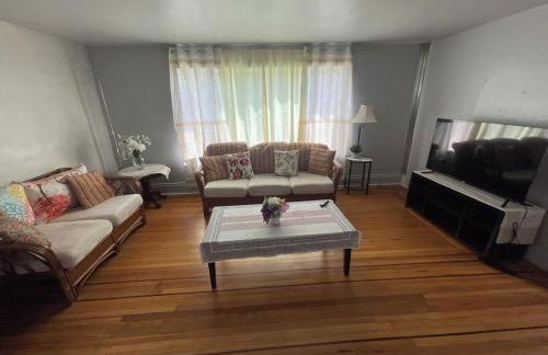 Buffalo 4BR Home 5 Beds, Near Airport & Downtown - Foto 26