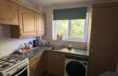 Entire 2 bed apartment - Up to 4 guest - 10 min from station & town centre - Foto 11